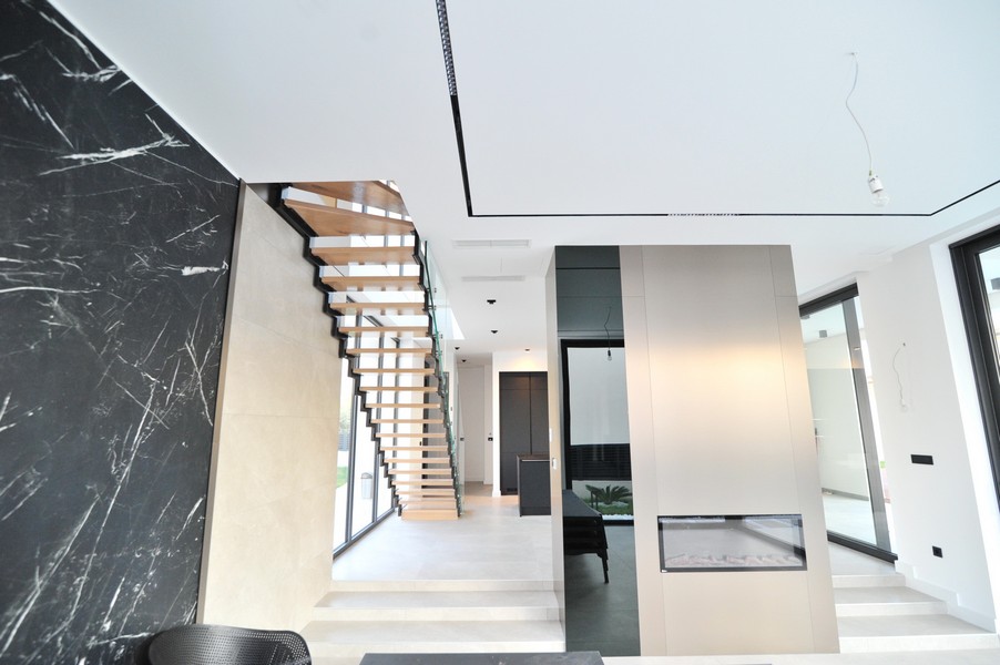 Konyha szigettel és modern berendezésekkel