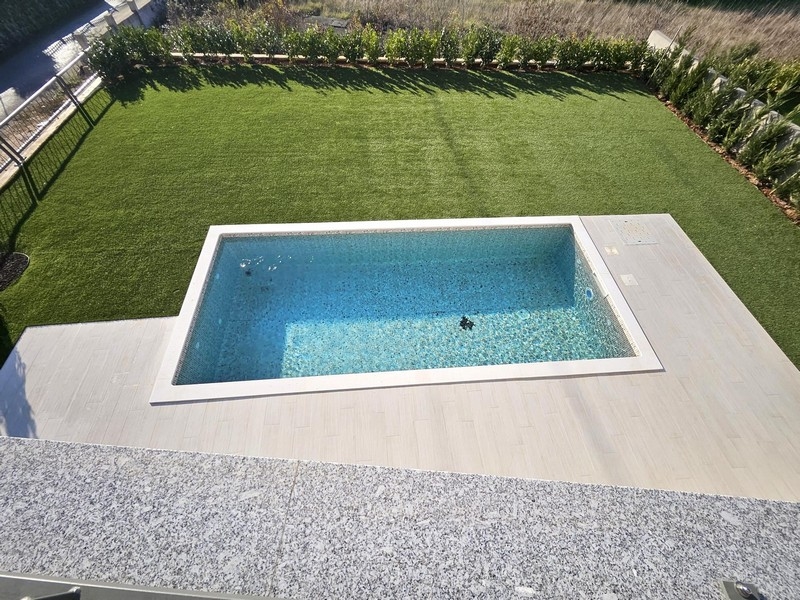 A H3550 villa úszómedencéje a horvátországi Krk szigeten - Panorama Scouting.