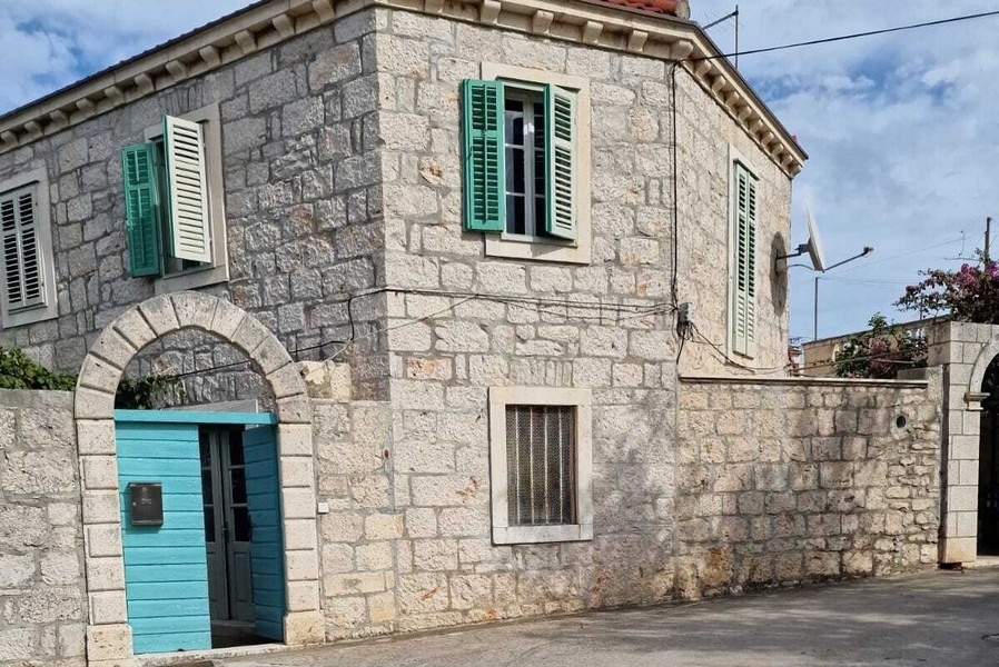 Vásároljon kőházat a horvátországi Korcula szigeten - Panorama Scouting.