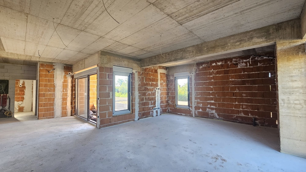 A H3578 ingatlan földszintjén nagy nappali található