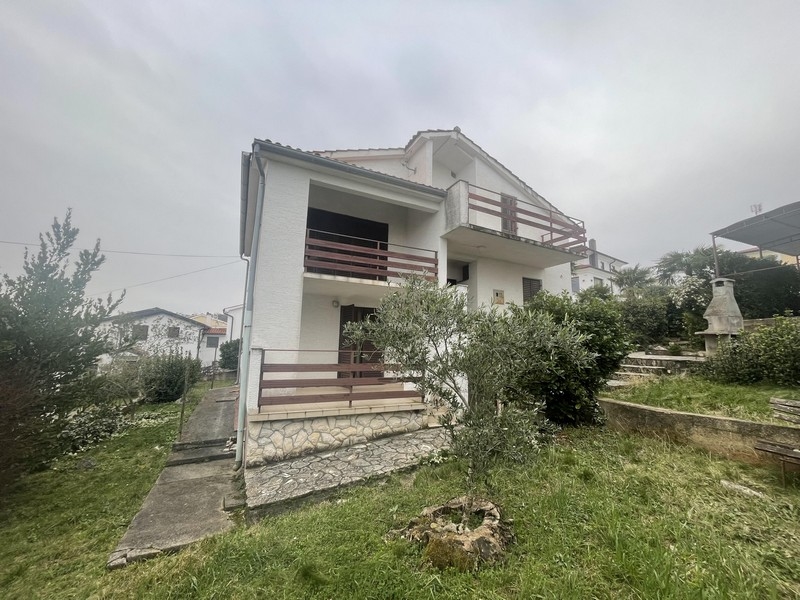 Eladó ház Njivice-ben, Krk szigetén.