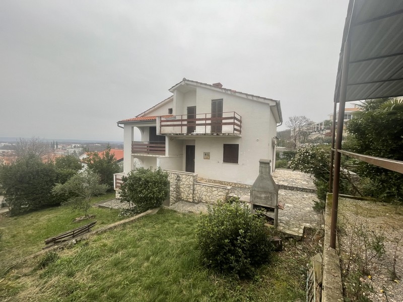 Tengerre néző, felújításra szoruló ingatlan - H3579 ház.