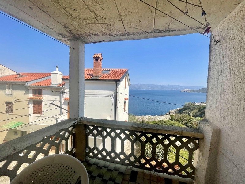 Tengerre néző kilátás a Krk-i H3580 ingatlan teraszáról, Vrbnikben.