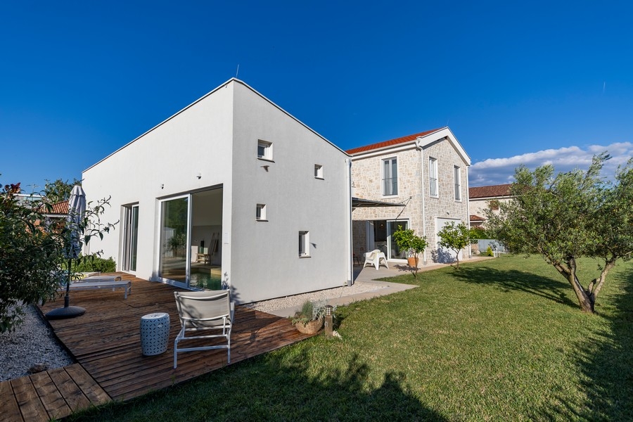 Modern villa eladó Horvátországban - Panorama Scouting H3587.