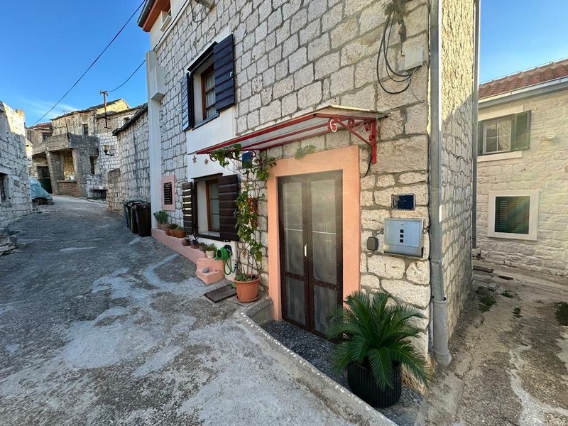 Eladó ház a horvátországi Ciovo szigeten - Panorama Scouting H3596.