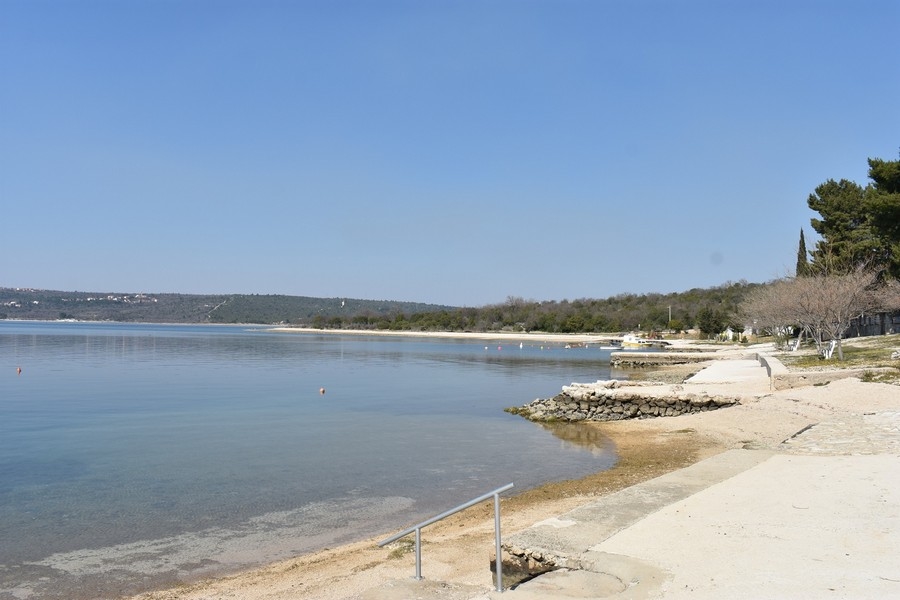 Sekély hozzáférésű strandszakasz