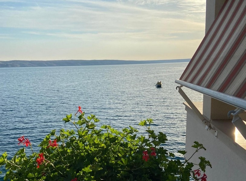 Vásároljon ingatlant a tenger mellett a horvátországi Karlobagban.