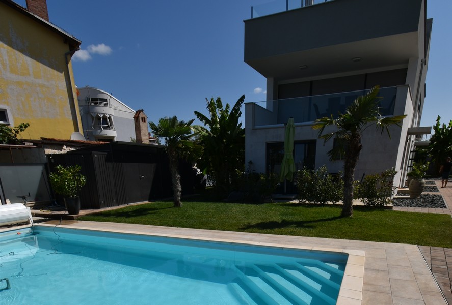 Eladó villa medencével az első sorban a tenger felé Novigradban, Isztria - Panoráma cserkészet.