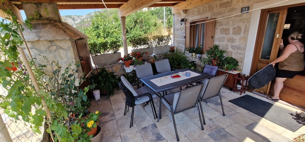 Terasz grillsütővel - H3664 ingatlan.