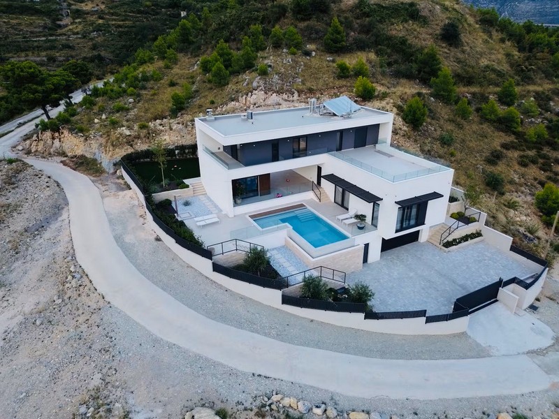 Vásároljon új építésű luxusvillát Splitben - Panorama Scouting Croatia.