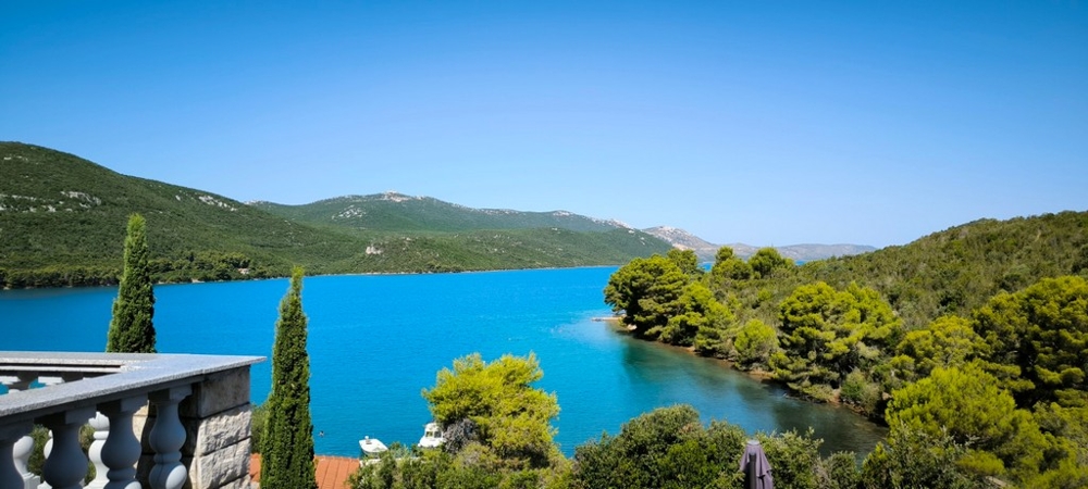 Tengerre néző ingatlan H3686 Dugi Otok Horvátországban.