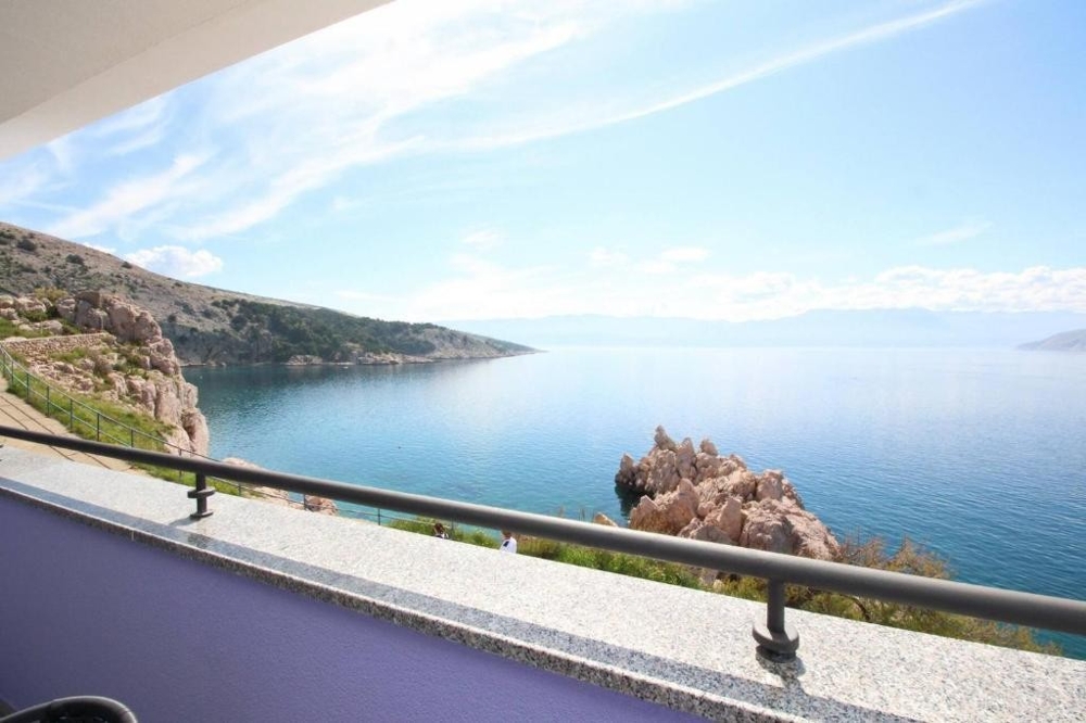 Tengerparti ingatlanok Krk szigetén.