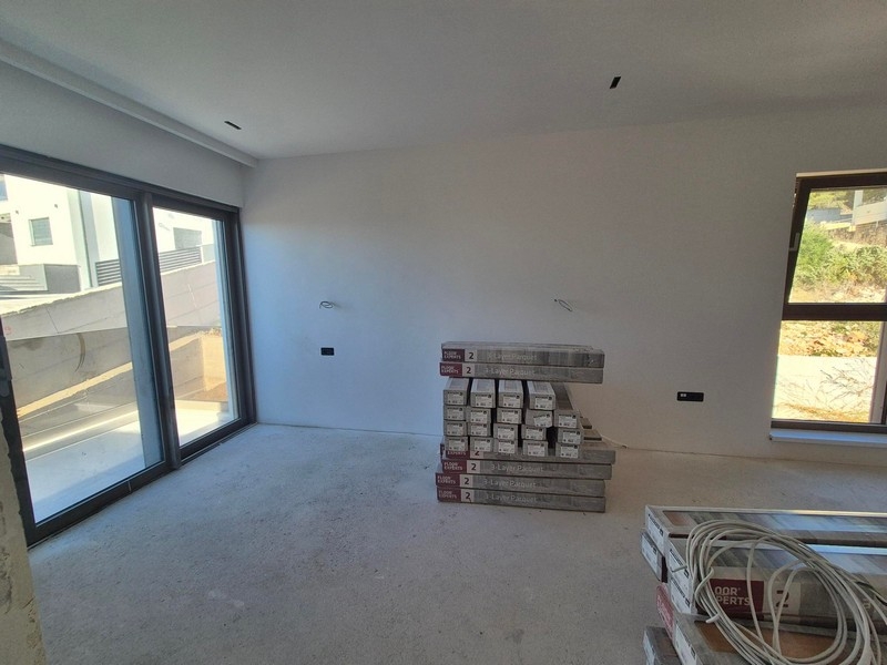 Lakóterület kagyló állapotú.