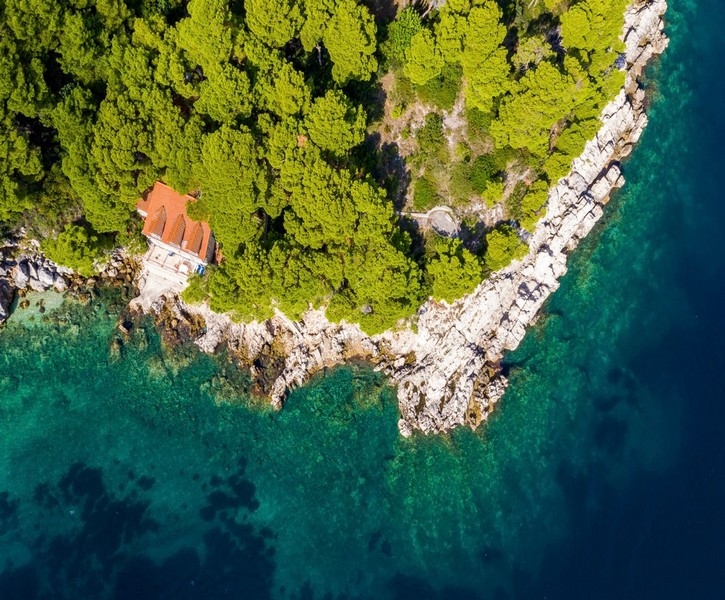 Ingatlan az 1. sorban a tengertől Horvátországban, Dubrovnikban.