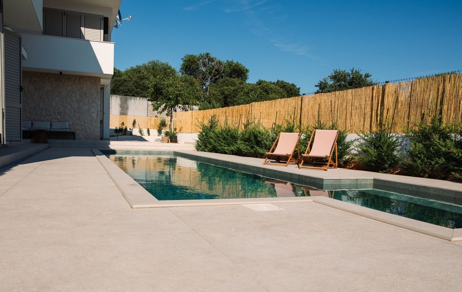 Medence terasszal - H3720 ingatlan, Horvátország.