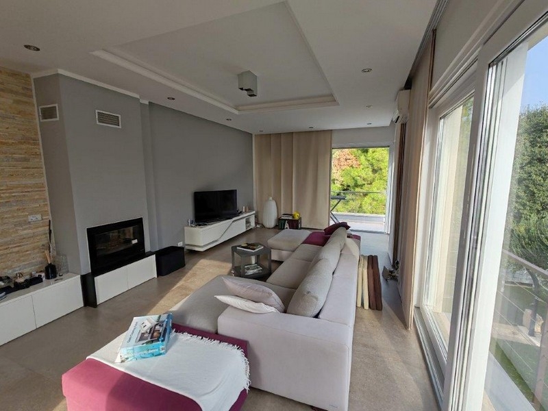 Modern bútorokkal berendezett nappali