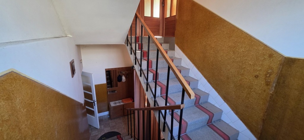 Hálószoba gardróbbal és erkéllyel