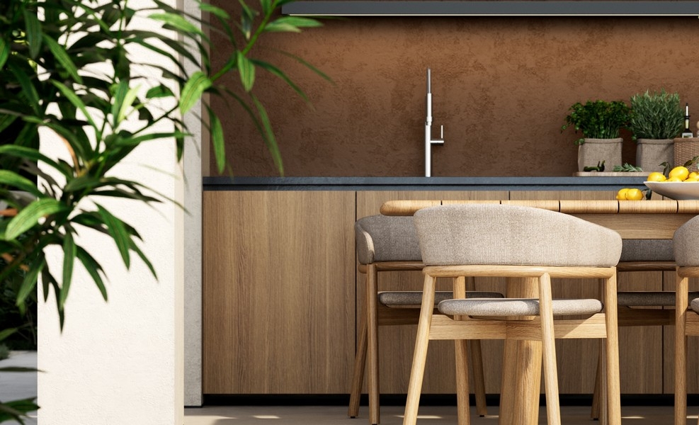 Kültéri konyha bárszékekkel