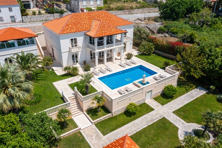 Mediterrán luxusvilla eladó Dubrovnik közelében Horvátországban.