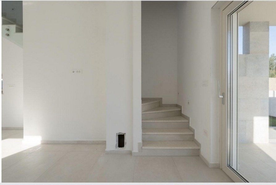 Belső kilátás lépcsővel és teraszkapcsolattal