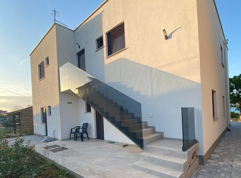 A Villa H3804 hátulja Horvátországban - Panoráma cserkészet.