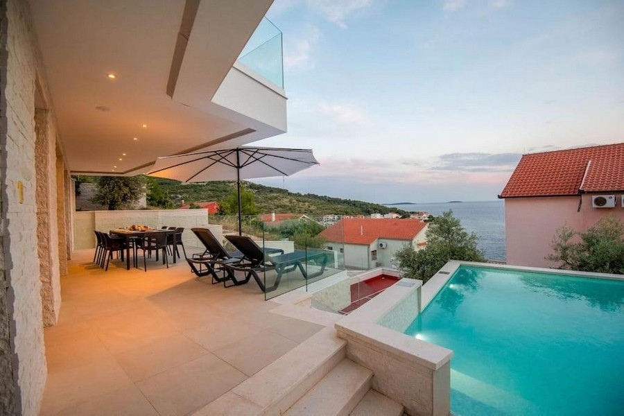 Vásároljon villát úszómedencével Primosten közelében - Panorama Scouting H3815.