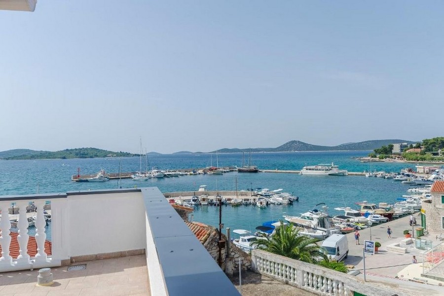 Tengerre néző H3835 ingatlan Vodicében, Horvátországban