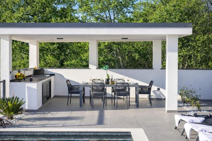 Eladó H3838 villa medencerésze, Horvátország.