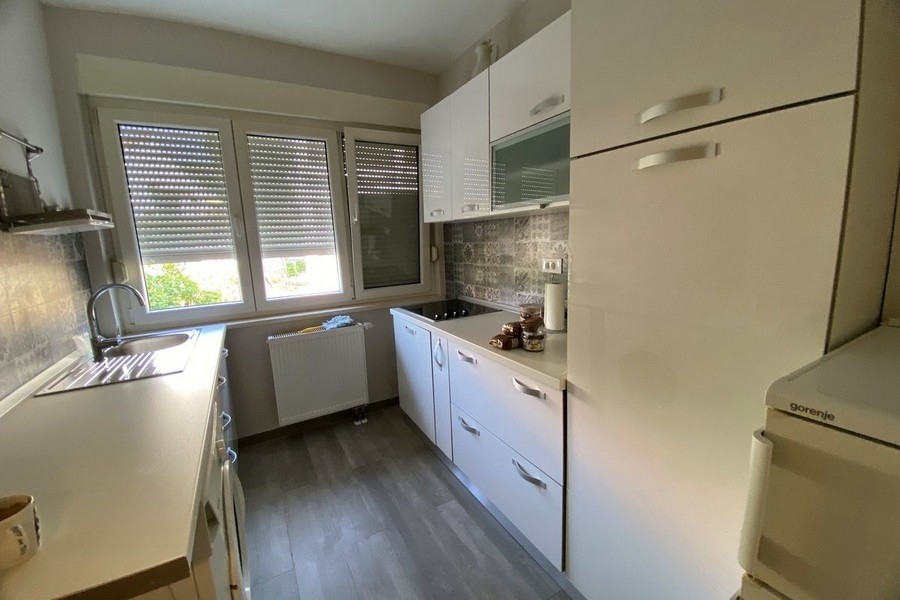 Konyha modern berendezéssel a házban Marina