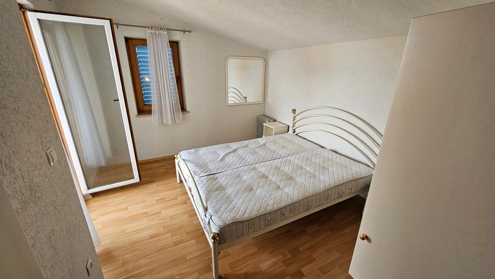 Hálószoba franciaággyal és gardróbbal