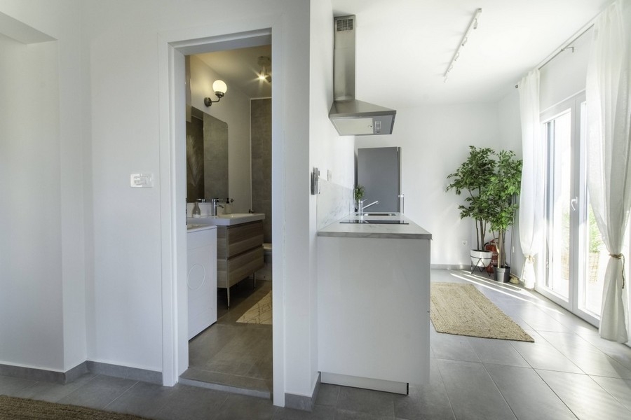 Konyha kijárattal a teraszra