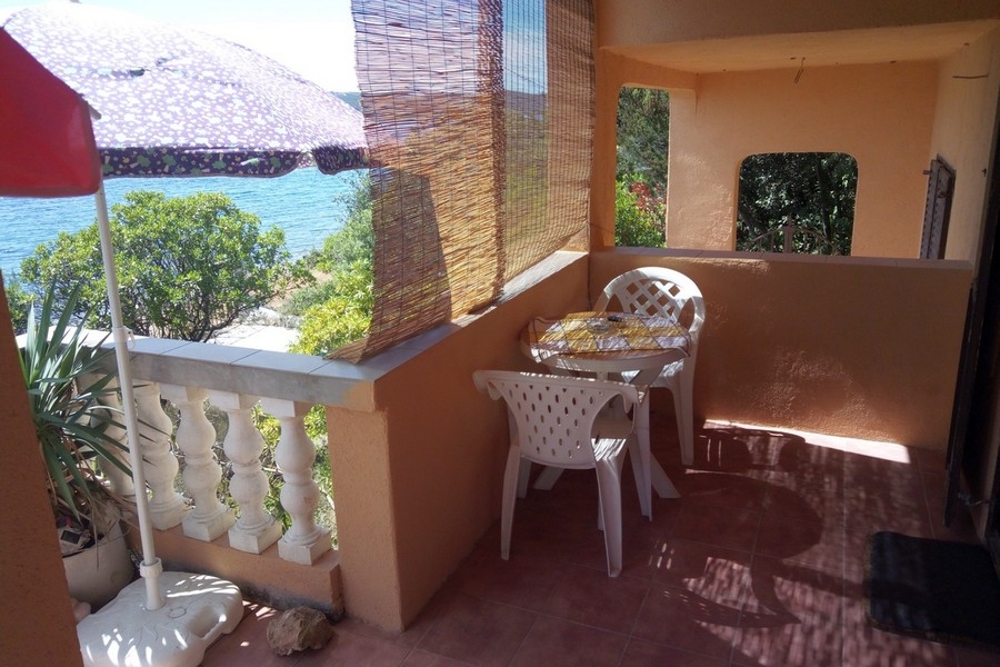 Fedett terasz, kilátással a tengerre