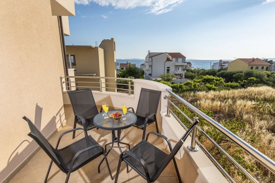 Tengerre néző erkély és ülősarok