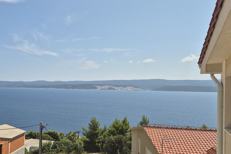 Tengerre néző ajánlat H3869 Omis közelében Dalmáciában.