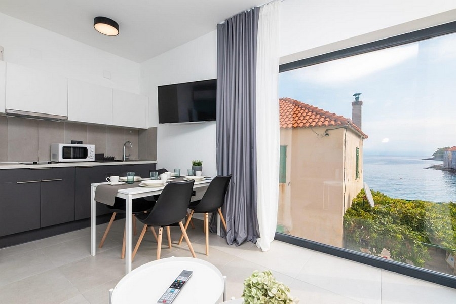 Tengerre néző erkély