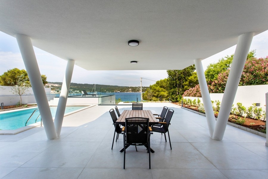 Terasz medencére és tengerre néző kilátással - H3903 ingatlan