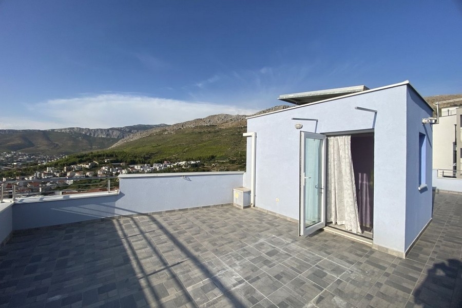 Nagy tetőterasz panorámás kilátással