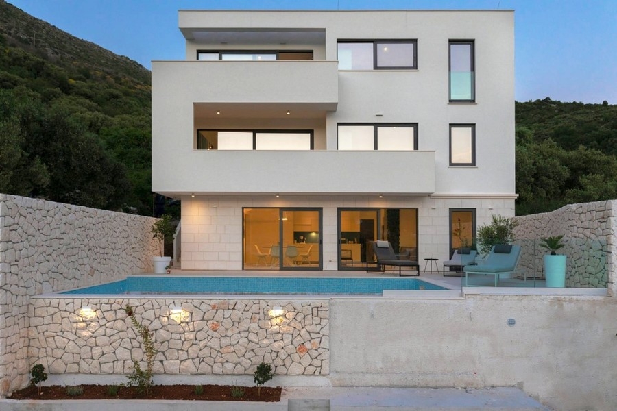 Luxus villa megvilágított medencével Dubrovnik közelében