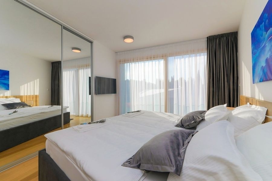 Hálószoba franciaággyal a Villa Croatia-ban