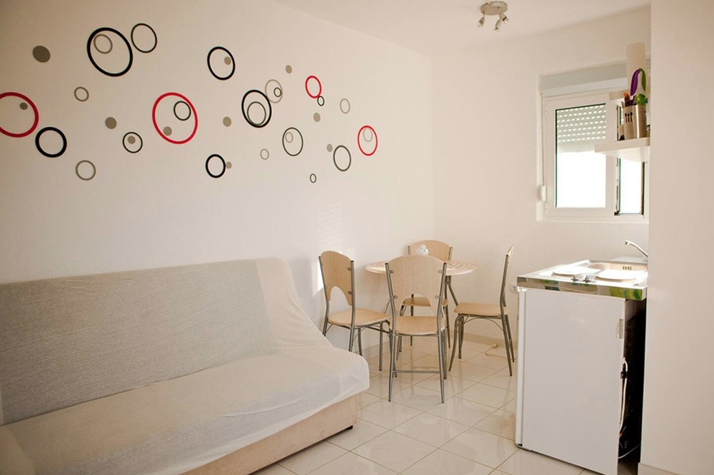 Emeleti stúdió apartman konyhasarokkal
