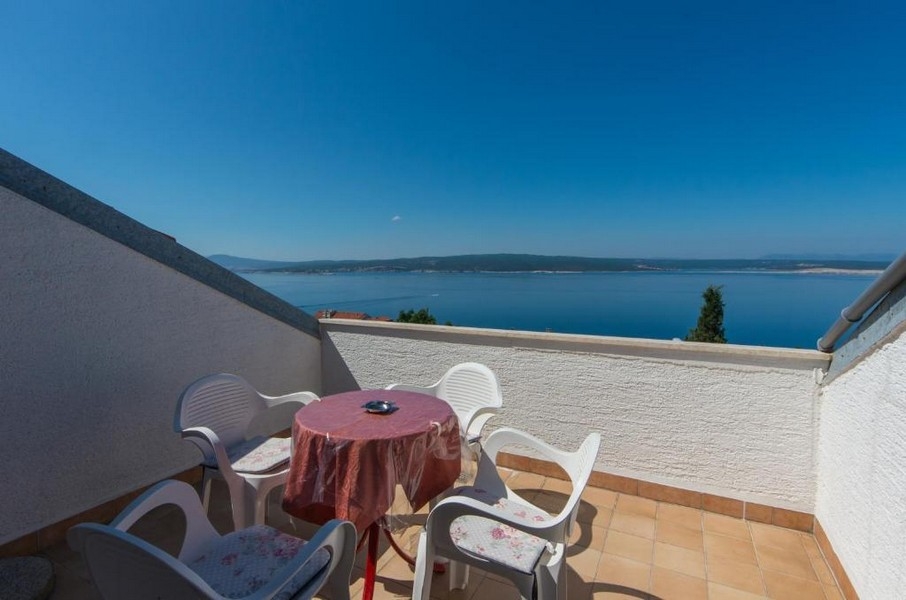 Tengerre néző terasz a Crikvenicai apartmanházban