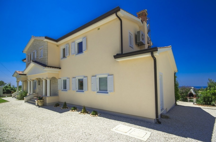 Az isztriai Porec közelében lévő villa külső nézete