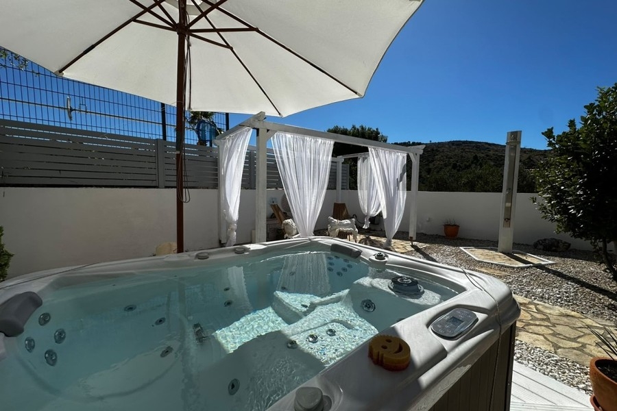 Jakuzzi napernyővel