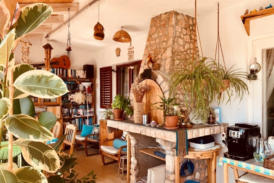 Boho stílusú konyha étkezővel