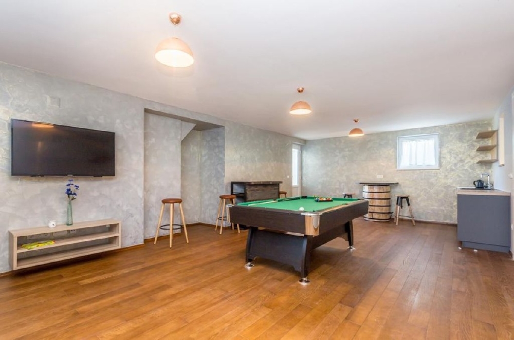 Vásároljon kőházat nagy telekkel egy csendes helyen a horvátországi Krk szigeten.