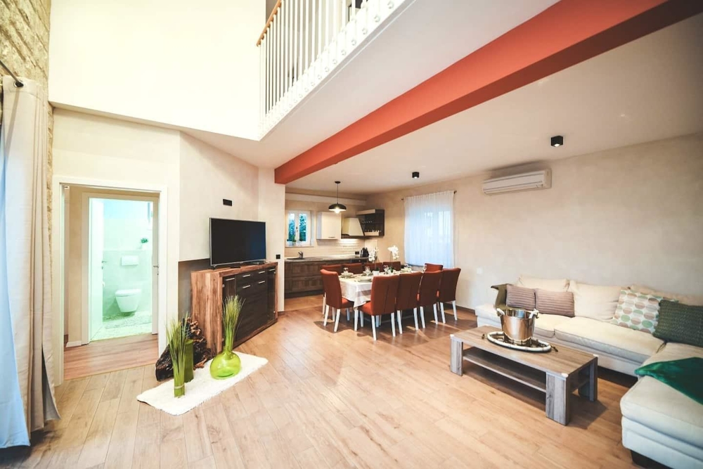 A Krk-i H884 egyik tetőtéri szobája.