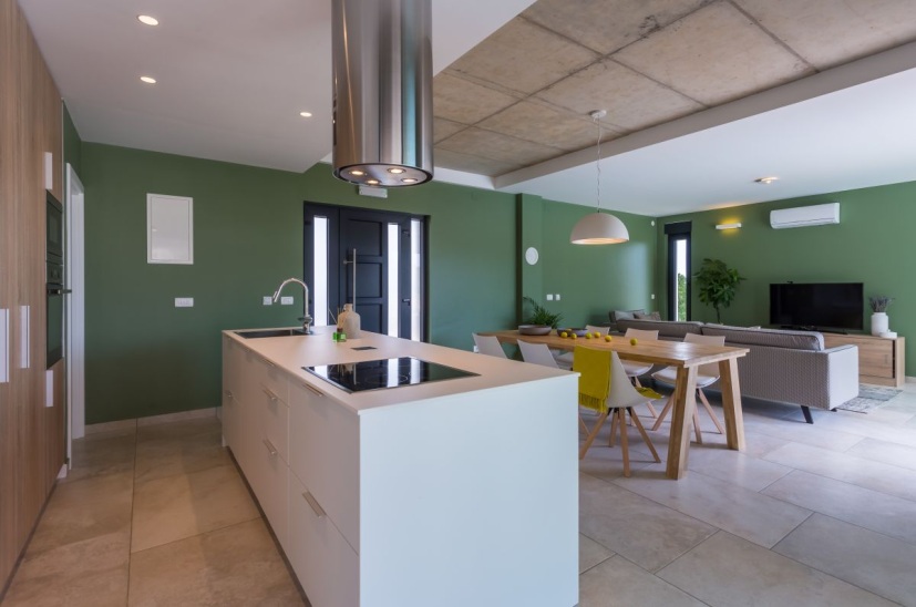 Modern, nyitott konyha.