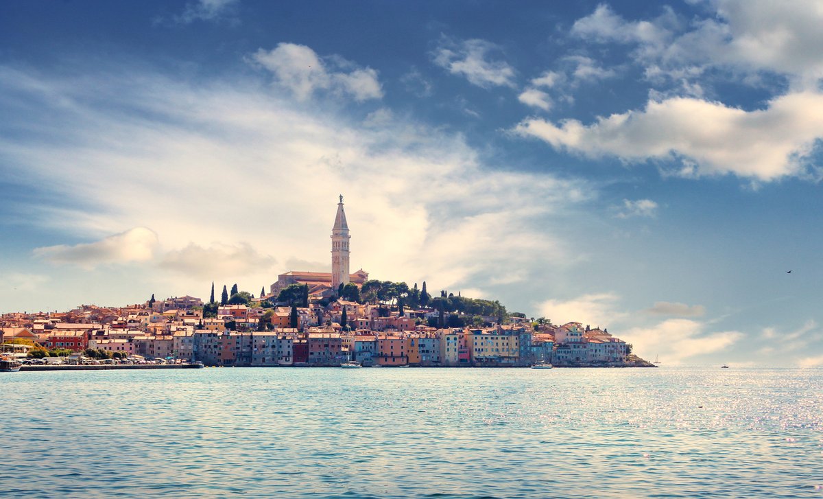 Rovinj óvárosa a tengerparton, Isztria
