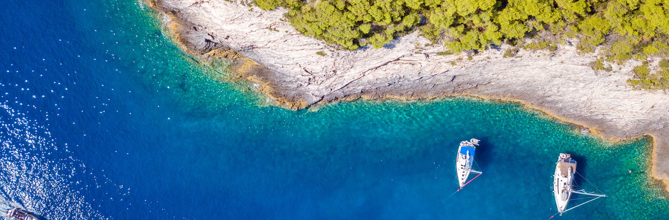 Ingatlanok Vis szigetén